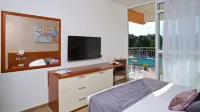 Arena Hotel Holiday - balcony