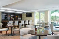 DoubleTree by Hilton Dallas - Market Center - Baarit