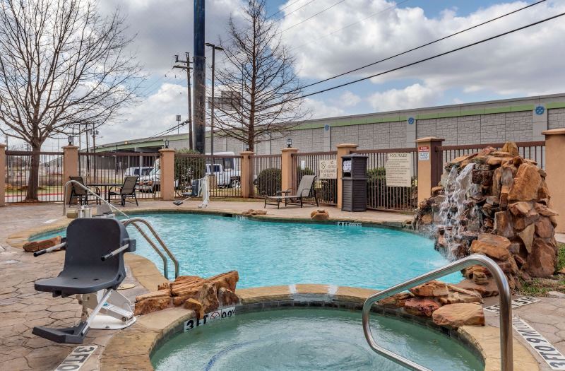 Best Western Plus DFW Airport West Euless photo 2