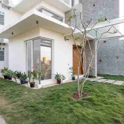 Golf View Home by Stayjade Hotel Exterior