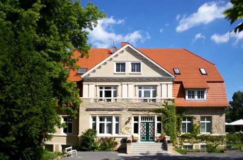 Gutshaus Barkow - parking