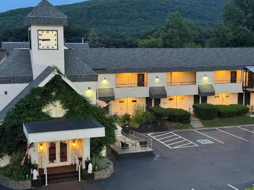The Black Mountain Inn