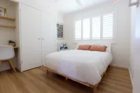 Tugun Retreat - 5BRM Home with Pool! Hotels in Currumbin