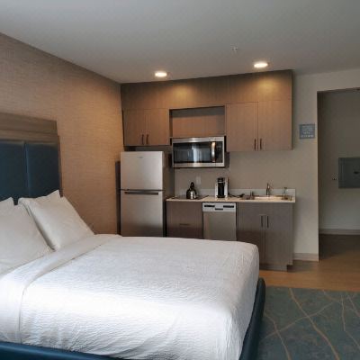 Luxury Room (Victoria Deluxe Suite) Salish Inn Promo Code