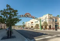 Om Park Inn and Suites El Cajon near San Diego - parking