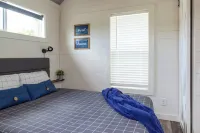 Tiny home mountain retreat w/ view, covered outdoor patio, fire pit