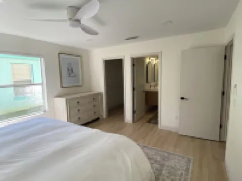 Renovated! Between Two Squares with Golf Cart ! Hotels in The Villages