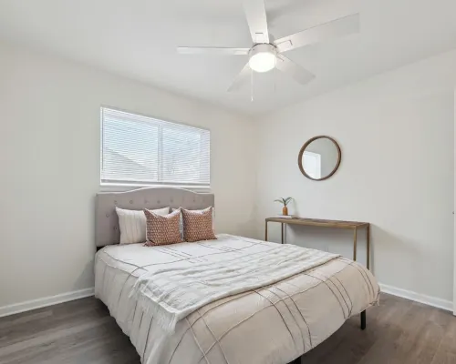 5 minutes from DTW! Hotels in Taylor