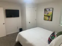 Broadway Charmer, 3 minutes from Downtown and just 13 minutes from the Airport.