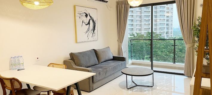 Sky House BSD Apartments by OkeStay Hotéis em Pagedangan