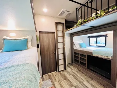 Unique RV Stay! Perfect for Couples, Families, And Explorers in the heart of FM Hotels near Murrell Park