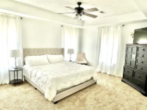 Spacious Home 18 miles from Nashville Hotels in La Vergne