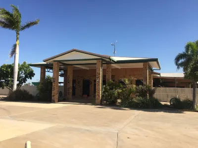 Boulder Opal Motor Inn Hotels in Winton