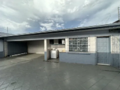 與購物中心PVH後面的波薩達住宅