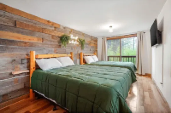 Where in the woods cabin - pet friendly - winery nearby