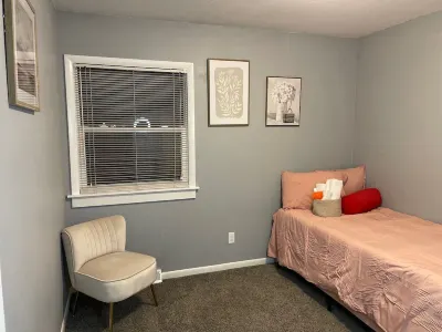 Cozy Haven: Your Home Away from Home Spacious 5-bedroom house with AC and Wi-Fi Hotels near Emma McCarthy Lee Park