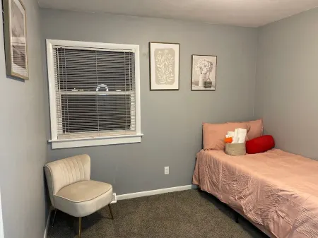 Cozy Haven: Your Home Away from Home Spacious 5-bedroom house with AC and Wi-Fi