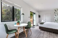 The Grove Turangi Hotels in Motuoapa