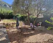 Charming T1 of 30 m² on the ground floor of villa