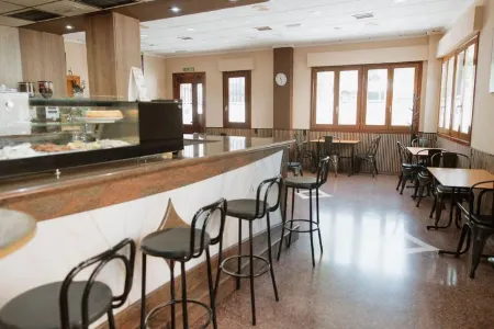 Hotel Anna Отели в г. El Comtat