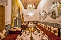 Riad Marjana Suites & Spa - สวนน้ำ