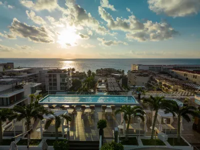 The Reef 28 Hotel & Spa - Luxury Adults Only - All Suites - with Optional All Inclusive Các khách sạn ở 