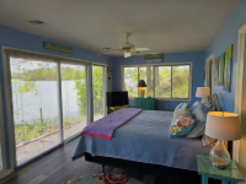 "One-of-a-kind" Lake Martin Property with Large Boat Ramp, Boathouse & Pier Hotels in Tallapoosa County