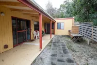 Spacious disability-friendly respite property only minutes from Smiths Beach!