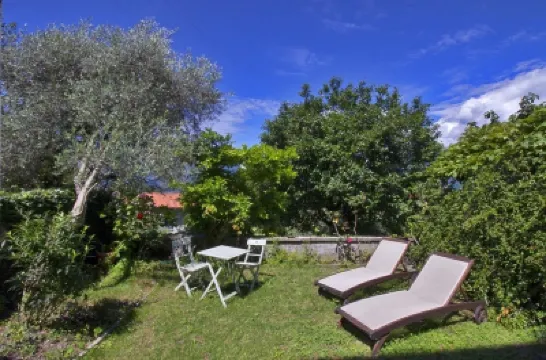 Goldenlake Apartment Hotels near Castello di Vezio