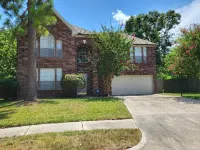 3-bedroom vacation home 13 minutes from Willowbrook Mall Hotels near Shaw's R & R Jewelry and Loan