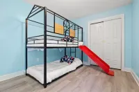 Cozy and Fun Waterford Getaway Hotels near Crystal Mall