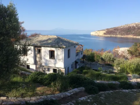 Skidia Apartment 1 with 50m² (4 beds + 2 extra beds possible)