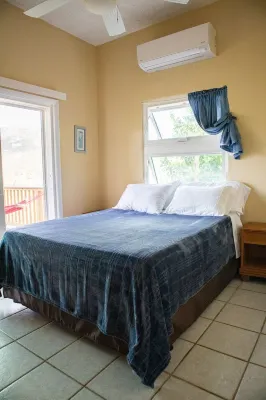 Views over the Valley. Apartment in two story cement house with a 45 foot porch!