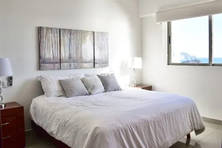 BEACHFRONT 2 BEDROOM CONDO IN LAS GAVIAS RESORT - Sleeps 6 Отели рядом с достопримечательностью «Playas de Mazatlan»