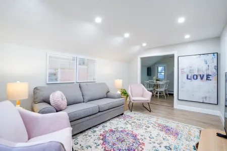 Well Styled and Cozy Apartment!