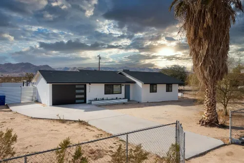 Desert Retreat: Heated Pool + Spa + Fire Pit + Hammocks