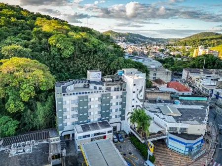 Bevile Hotel Отели в г. Катагуазис