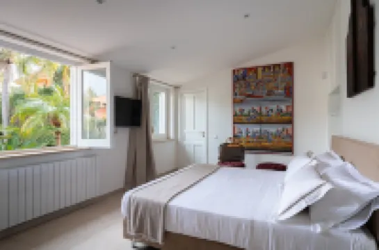 Suites in a luxurious property in Mondello relaxing and discover Sicily