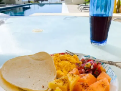 Beachfront condo - steps to sand and surf Hoteles en Punta de Mita