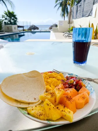 Beachfront condo - steps to sand and surf