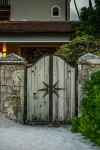 Beach House with Private access to the beach for 24 guest
