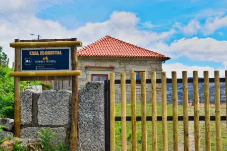 "Forest House" in Branda da Bouça dos Homens Отели в г. Аркуш-ди-Валдевеш
