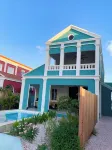 Private condo, water views, great breezes, well appointed for divers Hotels in 