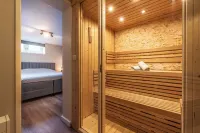 Spacious 120m2 Watervilla With Sauna Near Amsterdam And Schiphol. Hotels in Aalsmeer