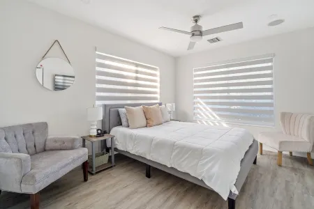 Pompano Beach Luxury Waterfront 4-bedroom house 2 minutes from the beach Отели в г. Помпано-Бич