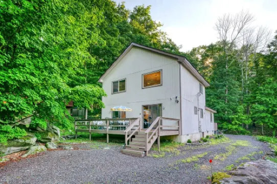 Must see the Up Cabin in the Hideout Hotels in Lake Ariel