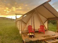 “Sunshine” Glamping, Private Bath + Hot Tub