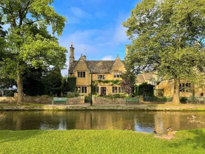 Iconic  Luxury Detached Period House on the River Bank with parking.