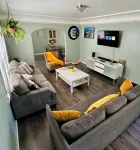 Napa SF near all popular locations! PET FRIENDLY. King Bed Near Wine Country