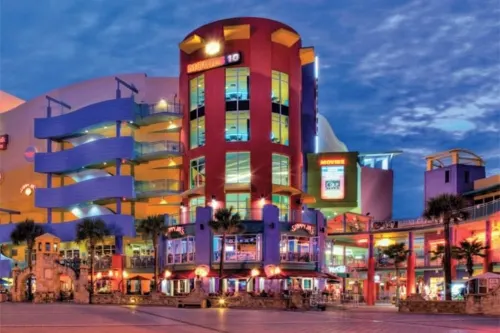 NEW Sunshine Gorgeous- 3BD/2BA -Private Backyard!